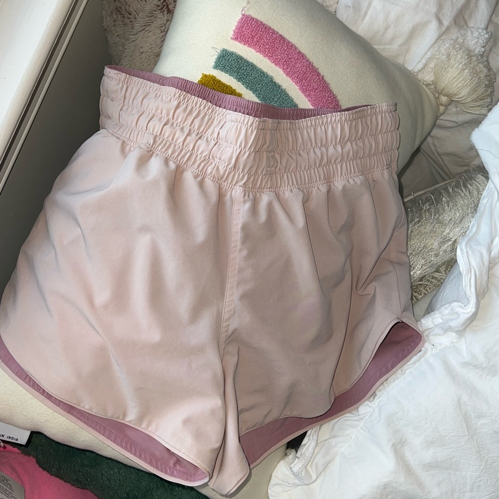 Lululemon strawberry milkshake choose a side reversible shorts